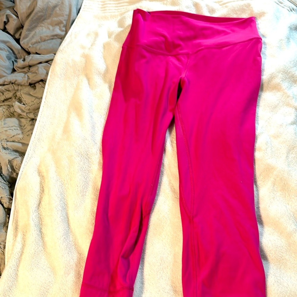 Align cropped sonic pink size 10